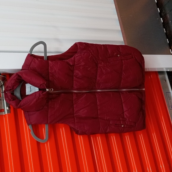 Old Navy Jackets & Blazers - Women's old navy puffer vest size small